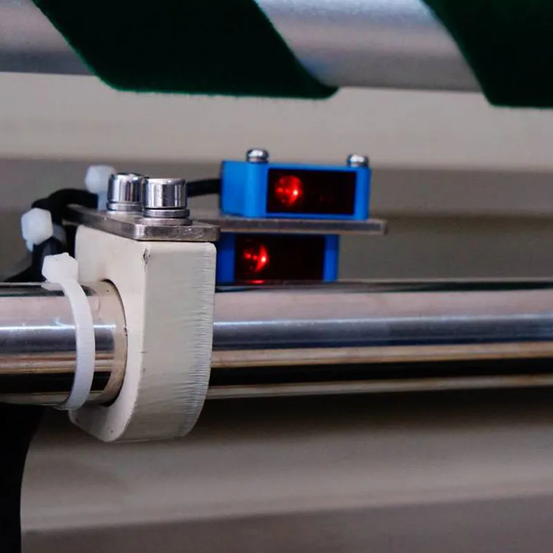 Porcellana Tagliatrice oscillante digitale del coltello del PVC della tela di controllo CNC del tessuto pesante automatico Prezzo di fabbrica